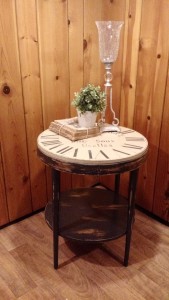 clock table with flowers